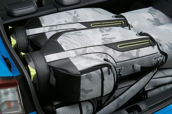 ゴルフバッグ4個収納