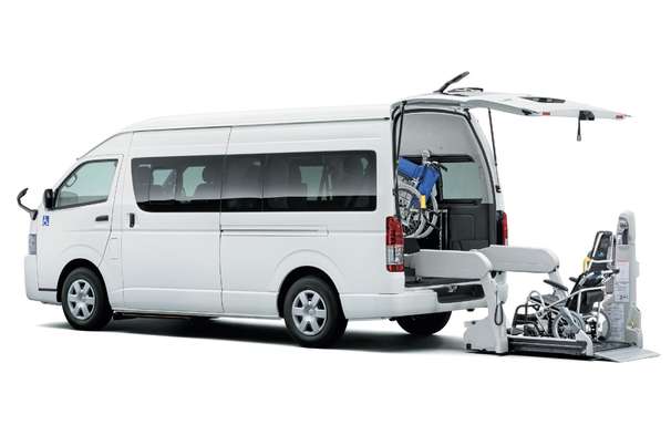 車いす仕様車“Dタイプ”2WD・2700ガソリン スーパーロング・ワイドボディ(3BF-TRH223B-VTZYD)