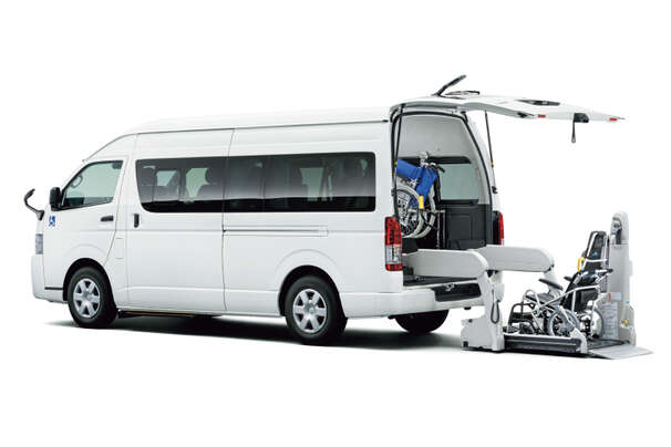 hiace_welcab_lifttype_img04