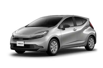 ボディカラー（モノトーン）　シルバーメタリック〈1L0〉＊1　＊1. 写真はZ（2WD）