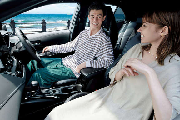 カローラスポーツ 内装