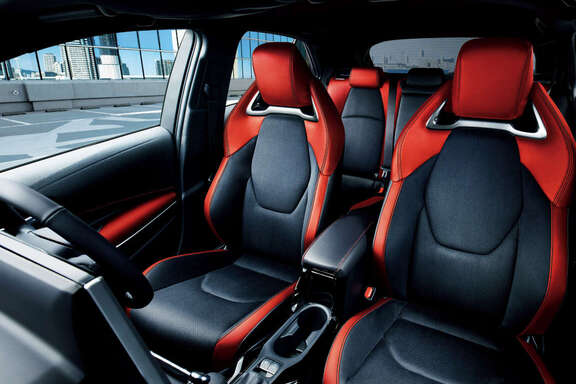 カローラスポーツ 内装