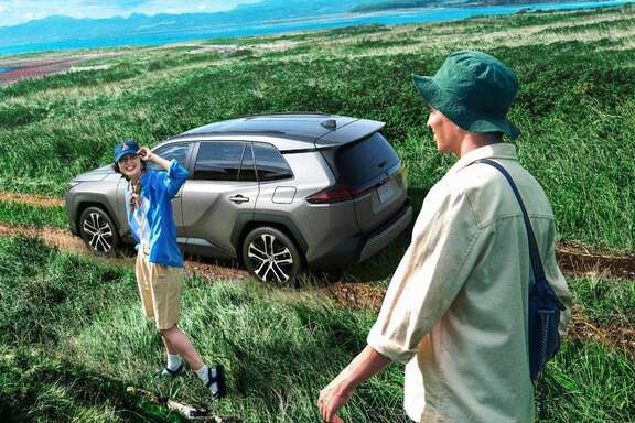 【モデル入り素材】Z（ハイブリッド）