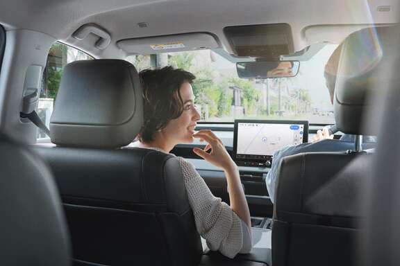 【モデル入り素材】Z（ハイブリッド）