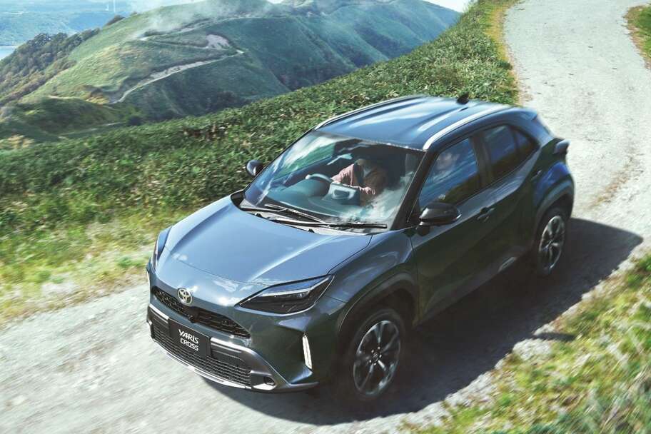 【モデル入り素材】Z“Adventure”（ハイブリッド・2WD）