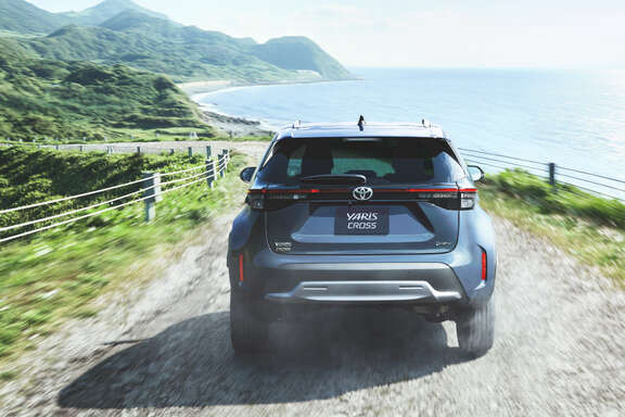 yariscross_design_img06