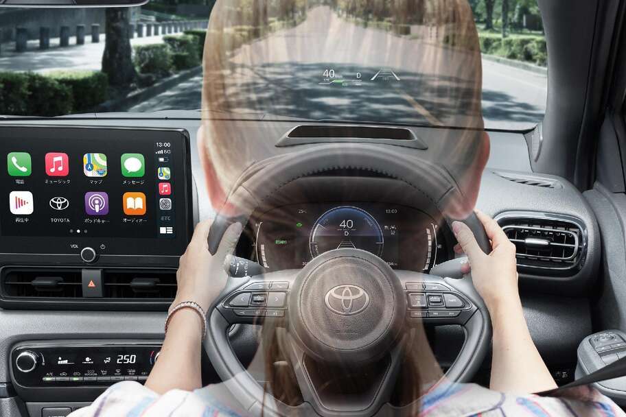 【モデル入り素材】コックピット　Z（ハイブリッド・2WD）