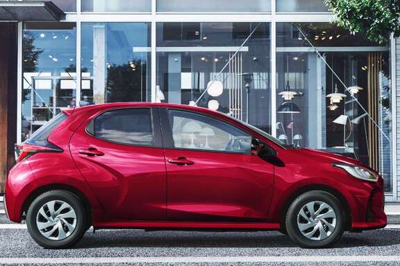 【モデル入り素材】G（ハイブリッド・2WD）