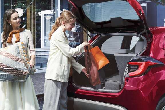 【モデル入り素材】G（ハイブリッド・2WD）