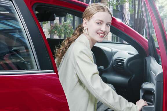 【モデル入り素材】Z（ハイブリッド・2WD）