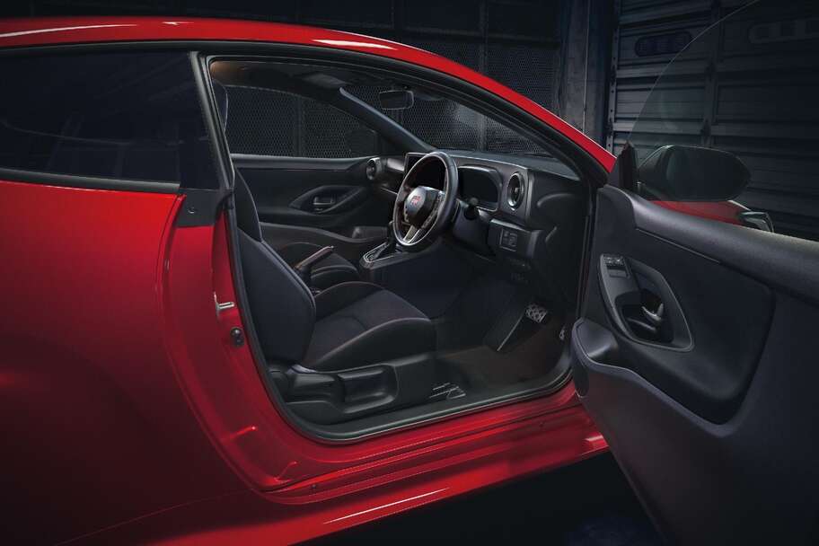 RZ“High performance”［GR-DAT（8AT・4WD）］