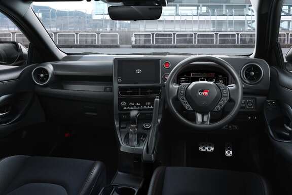 RZ“High performance”［GR-DAT（8AT・4WD）］