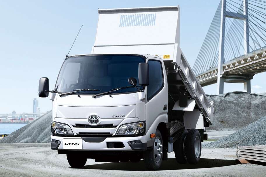 標準ダンプ　10尺デッキ・2WD・高床・3.0トン積